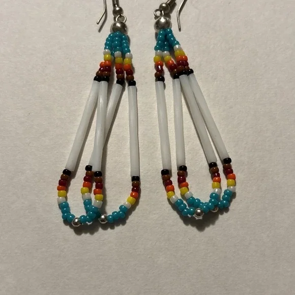 Native American Navajo Handmade Beaded Earrings - Picture 3 of 4